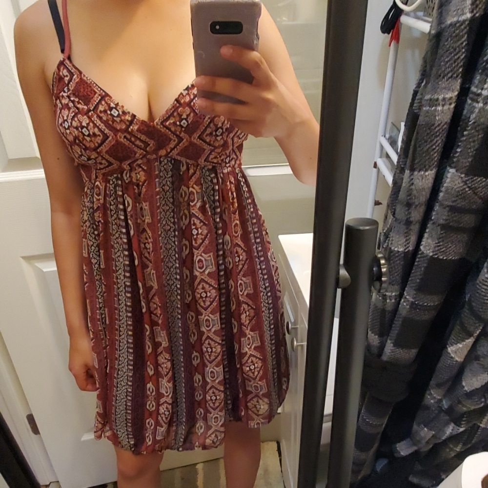 Burgundy pattern dress, comfortable, flowy, new